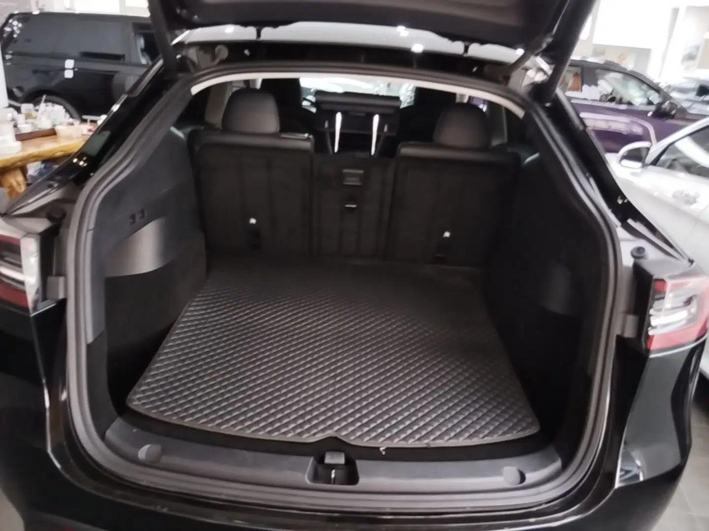 Tesla Model Y 2021 Standard Range Rear-Wheel Drive Version — миниатюра 22