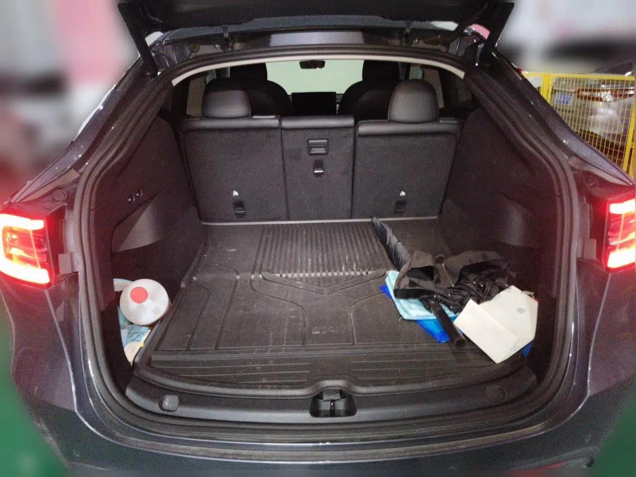 Tesla Model Y 2021 Long-Range All-Wheel-Drive Version 3D7 — миниатюра 19