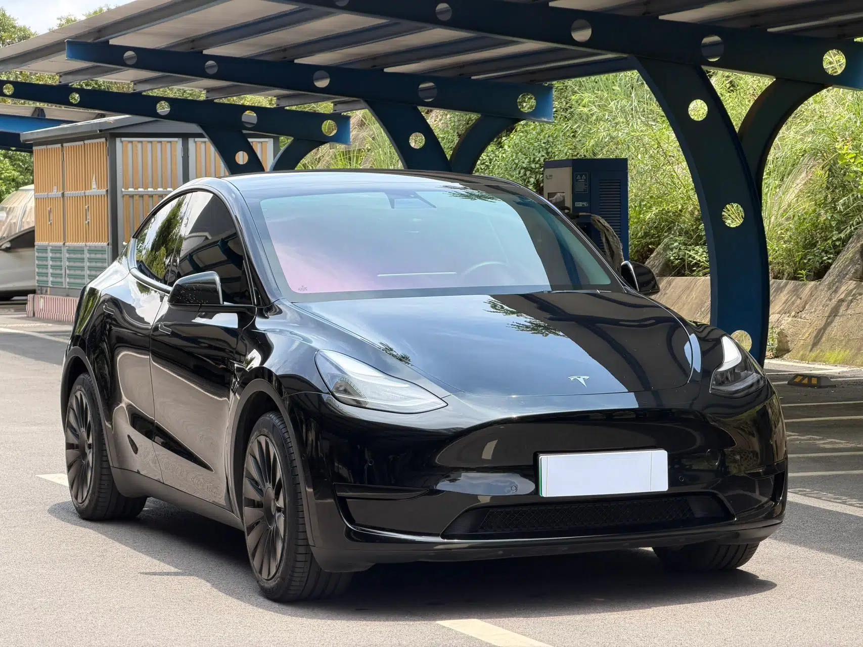 Tesla Model Y 2022 Rear-Wheel-Drive Version — миниатюра 16