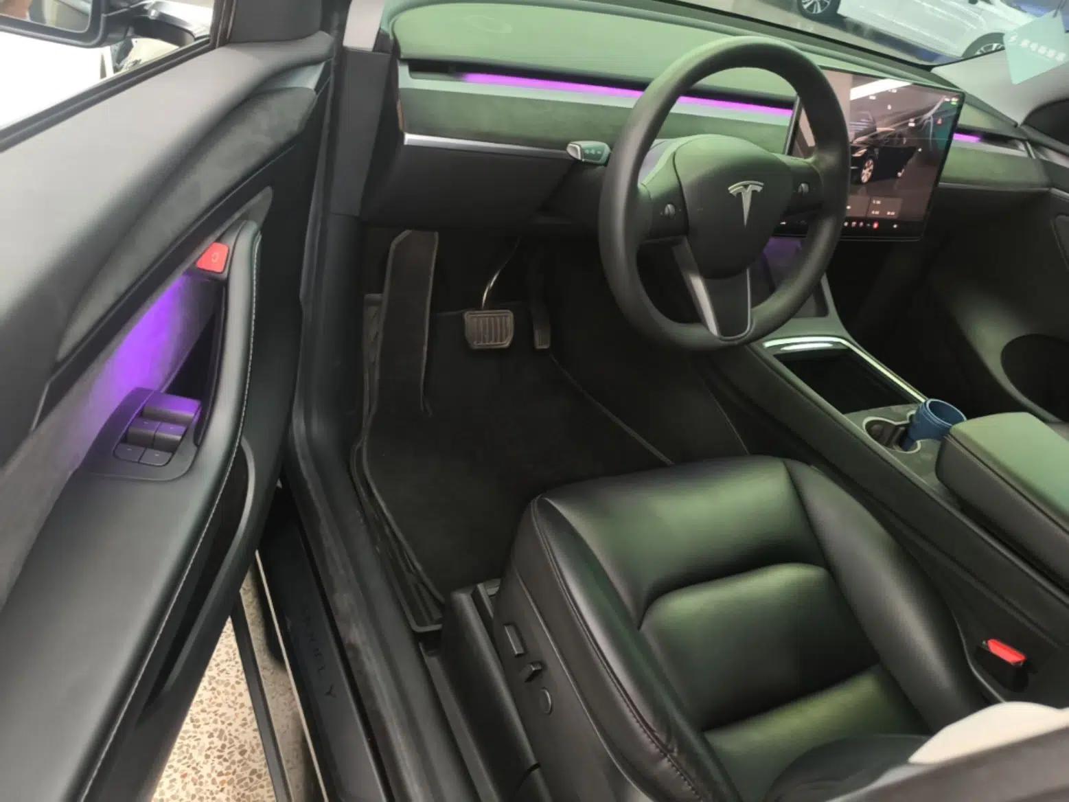 Tesla Model Y 2022 Rear-Wheel-Drive Version — миниатюра 26