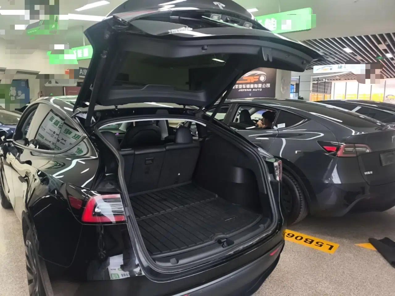 Tesla Model Y 2022 Rear-Wheel-Drive Version — миниатюра 30