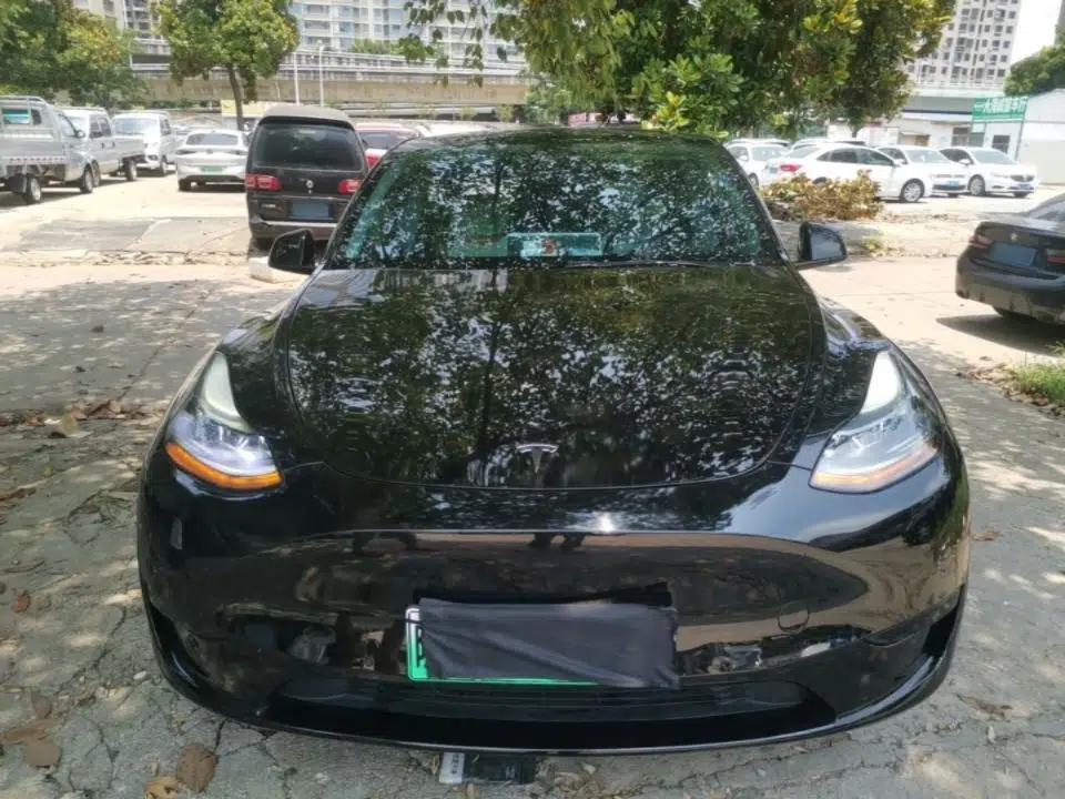 Tesla Model Y 2023 Rear-Wheel-Drive Version — миниатюра 2