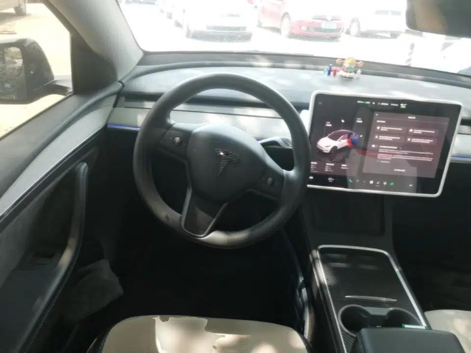 Tesla Model Y 2023 Rear-Wheel-Drive Version — миниатюра 18