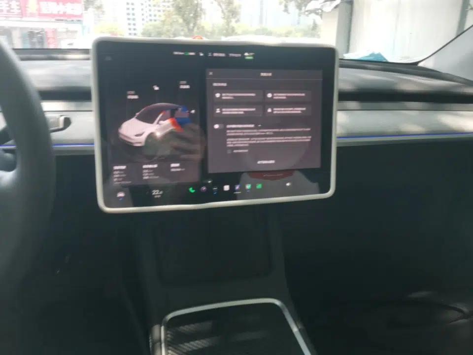 Tesla Model Y 2023 Rear-Wheel-Drive Version — миниатюра 20