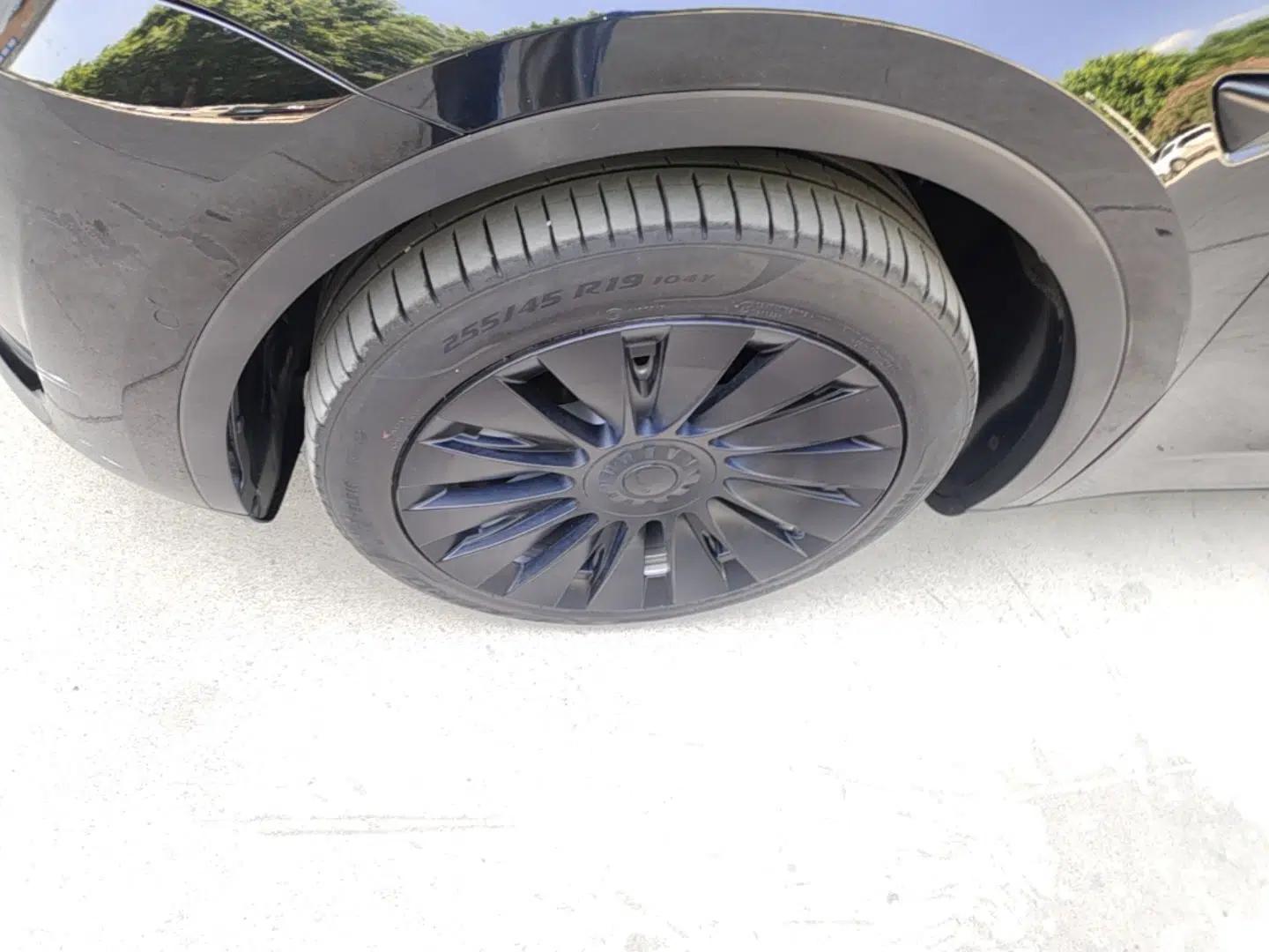 Tesla Model Y 2022 Revised Version Rear-Wheel Drive — миниатюра 10