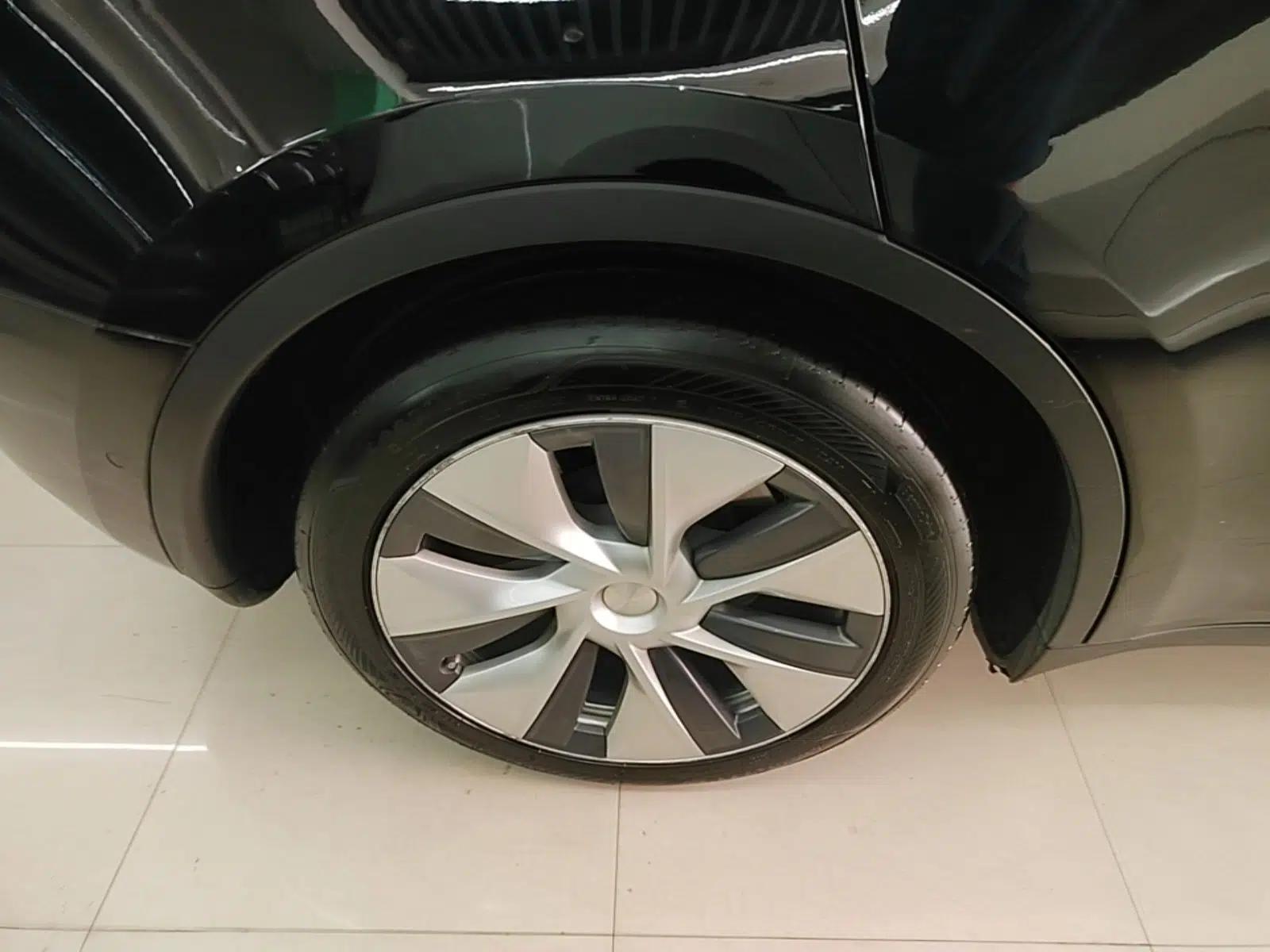 Tesla Model Y 2022 Revised Version Rear-Wheel Drive — миниатюра 11