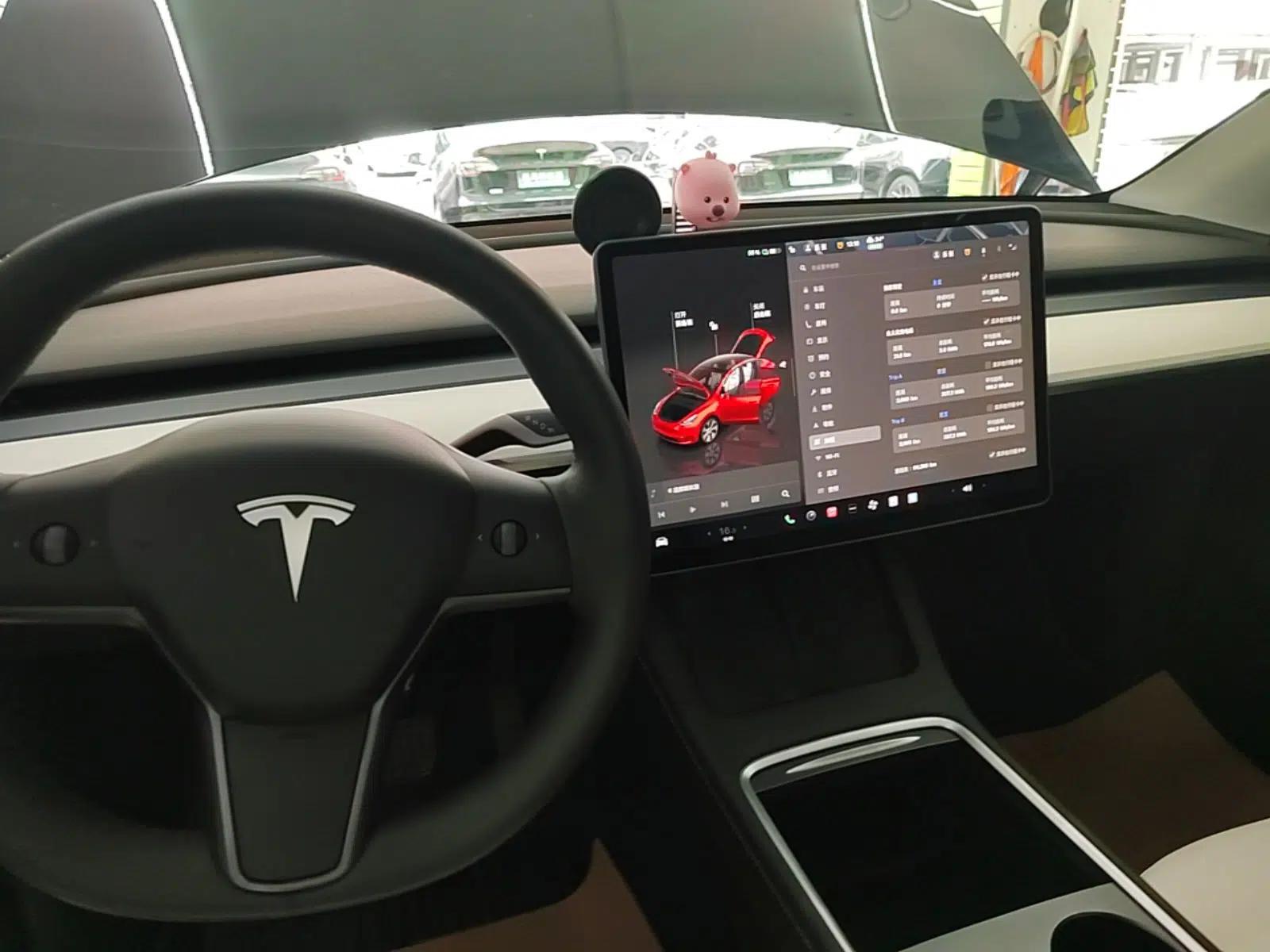 Tesla Model Y 2022 Revised Version Rear-Wheel Drive — миниатюра 16