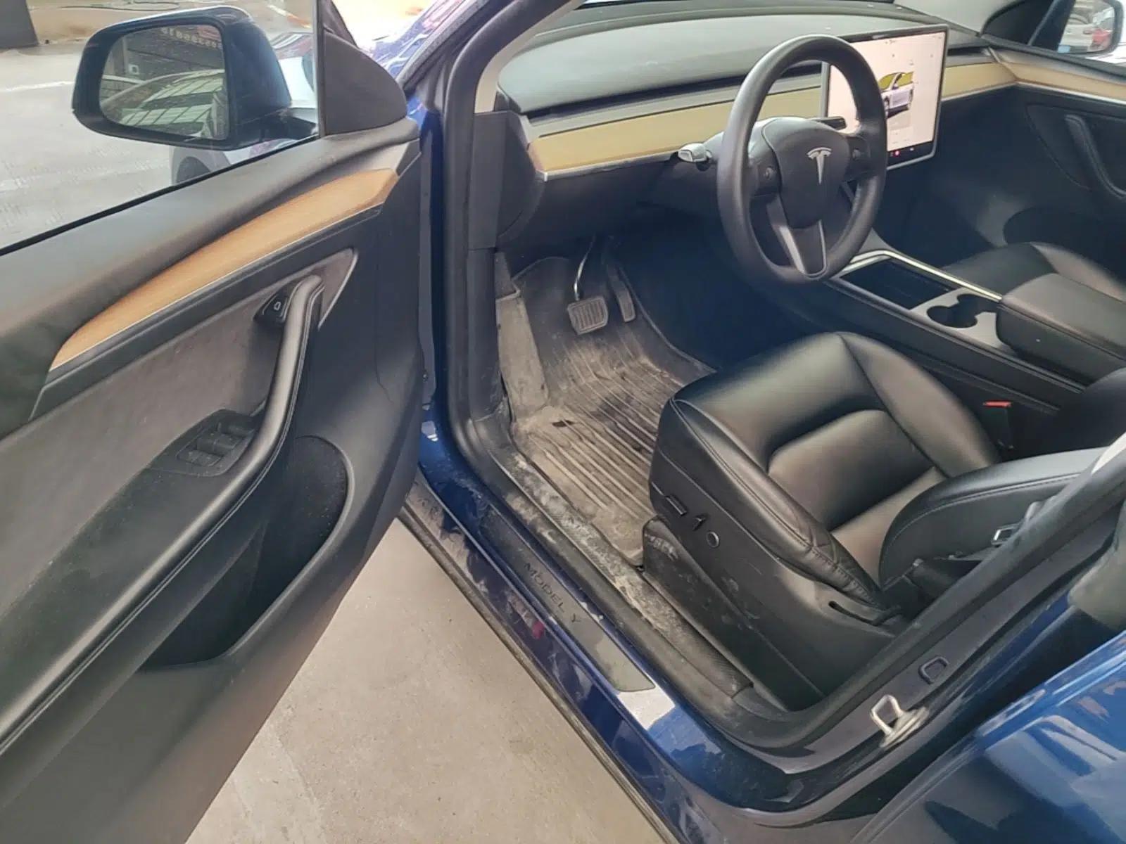 Tesla Model Y 2022 Revised Version Rear-Wheel Drive — миниатюра 18
