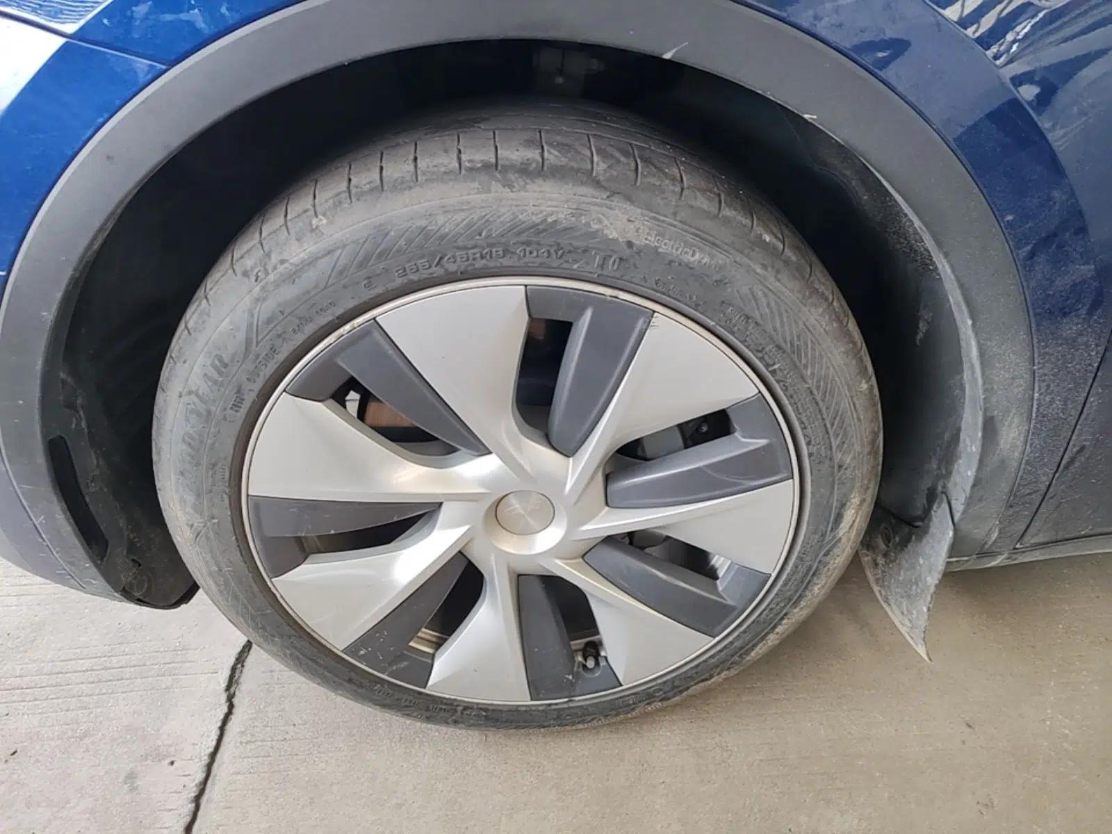 Tesla Model Y 2022 Revised Version Rear-Wheel Drive — миниатюра 10