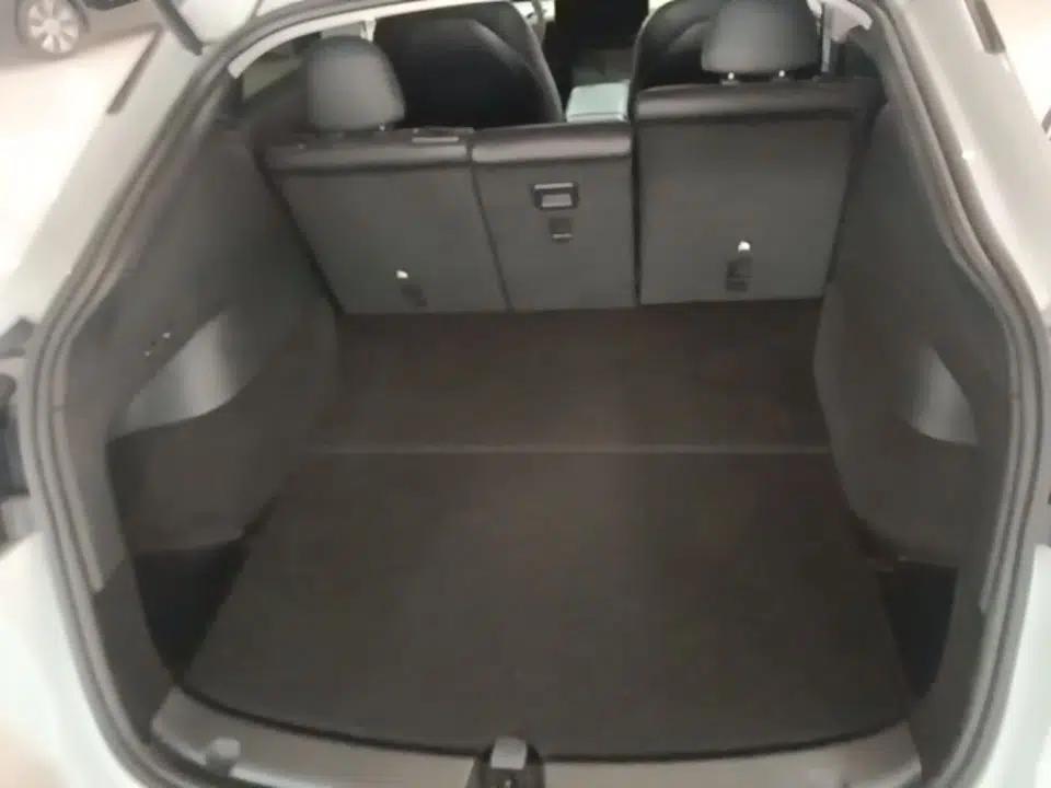 Tesla Model Y 2022 Rear-Wheel-Drive Version — миниатюра 22