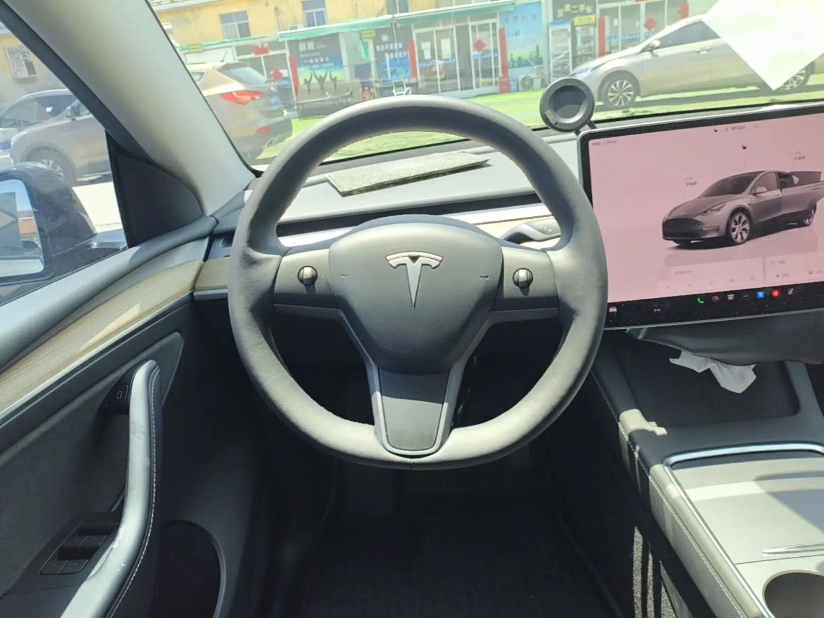 Tesla Model Y 2022 Revised Version Rear-Wheel Drive — миниатюра 18