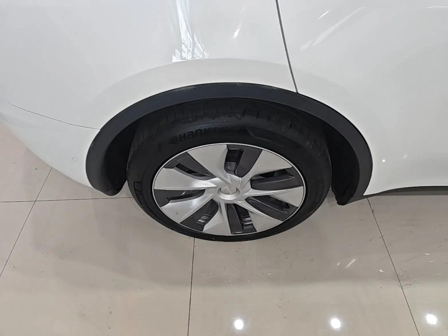 Tesla Model Y 2022 Rear-Wheel-Drive Version — миниатюра 11