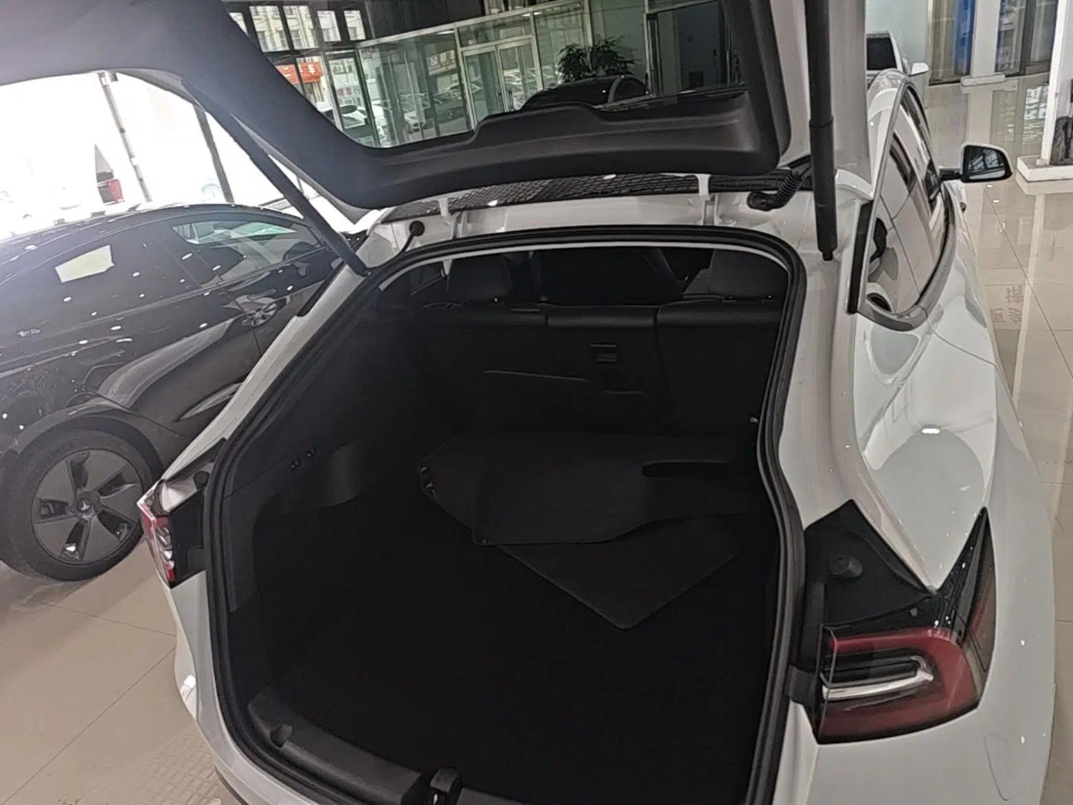 Tesla Model Y 2022 Rear-Wheel-Drive Version — миниатюра 22