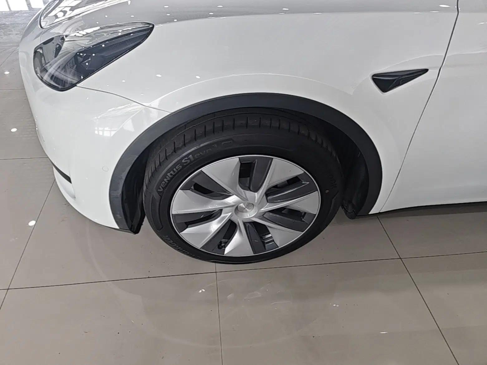 Tesla Model Y 2022 Rear-Wheel-Drive Version — миниатюра 10