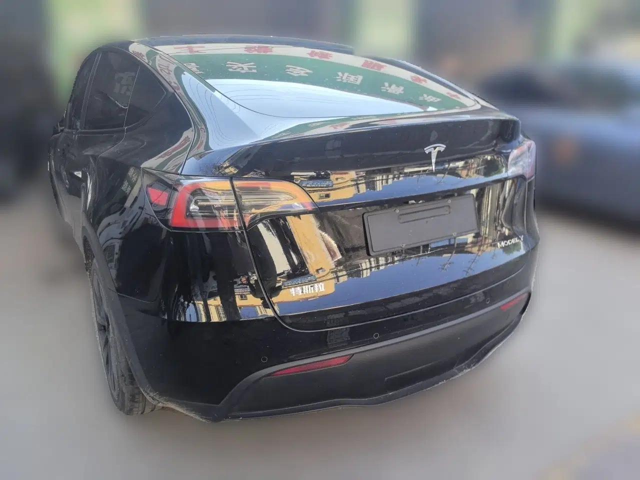 Tesla Model Y 2023 Long-Range All-Wheel-Drive Version — миниатюра 4