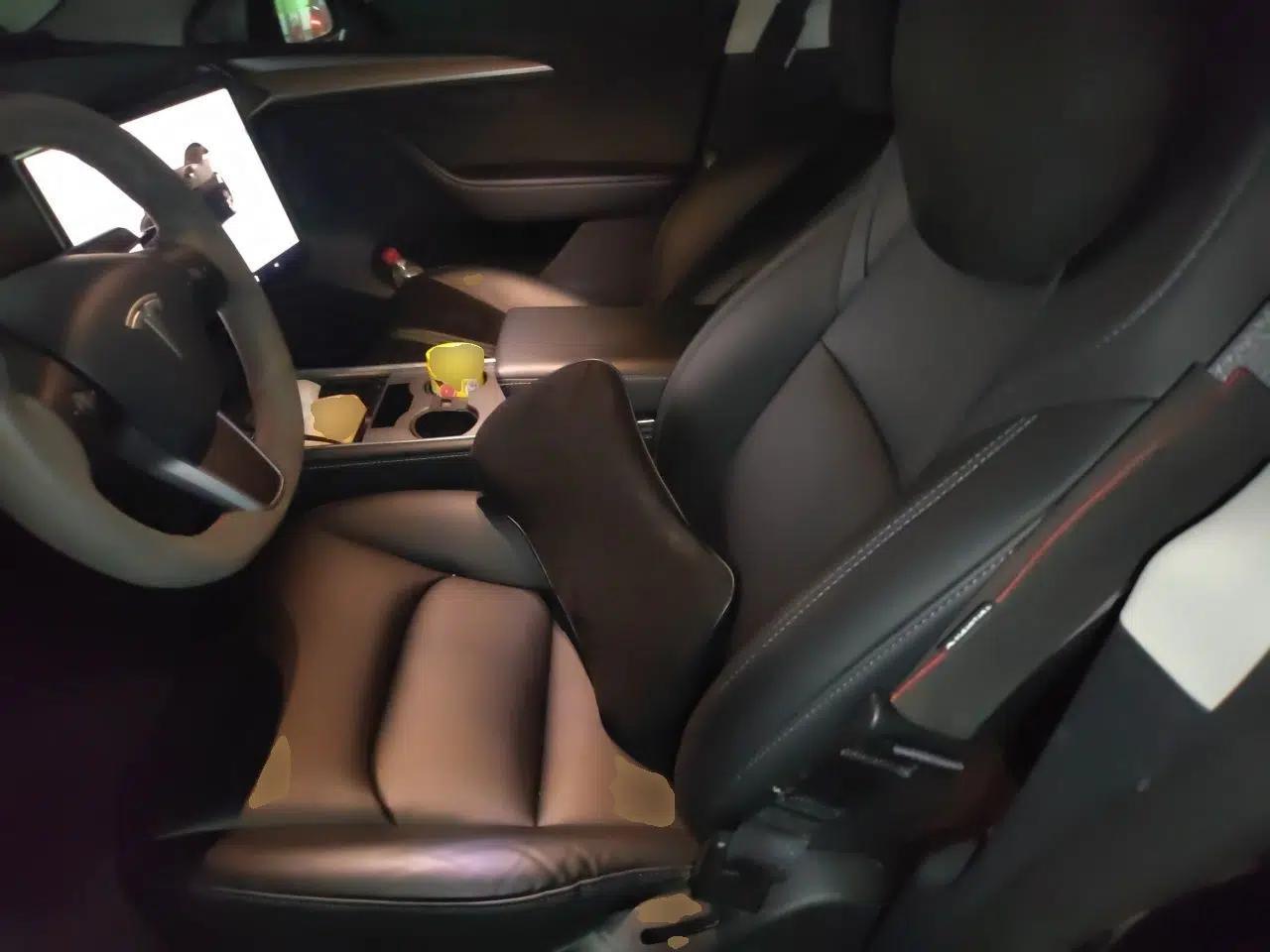 Tesla Model Y 2022 Long-Range All-Wheel-Drive Version — миниатюра 15