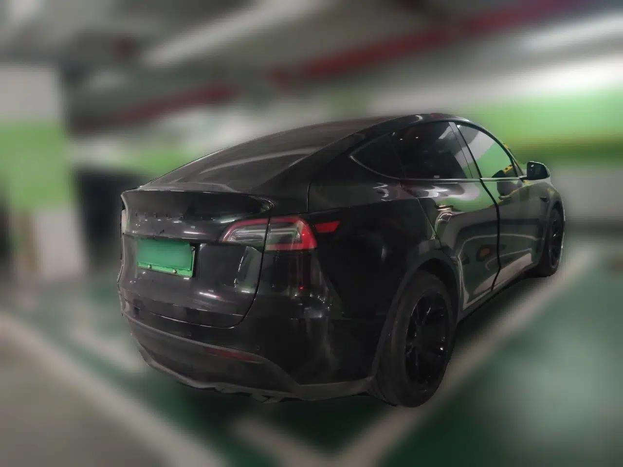 Tesla Model Y 2022 Long-Range All-Wheel-Drive Version — миниатюра 6