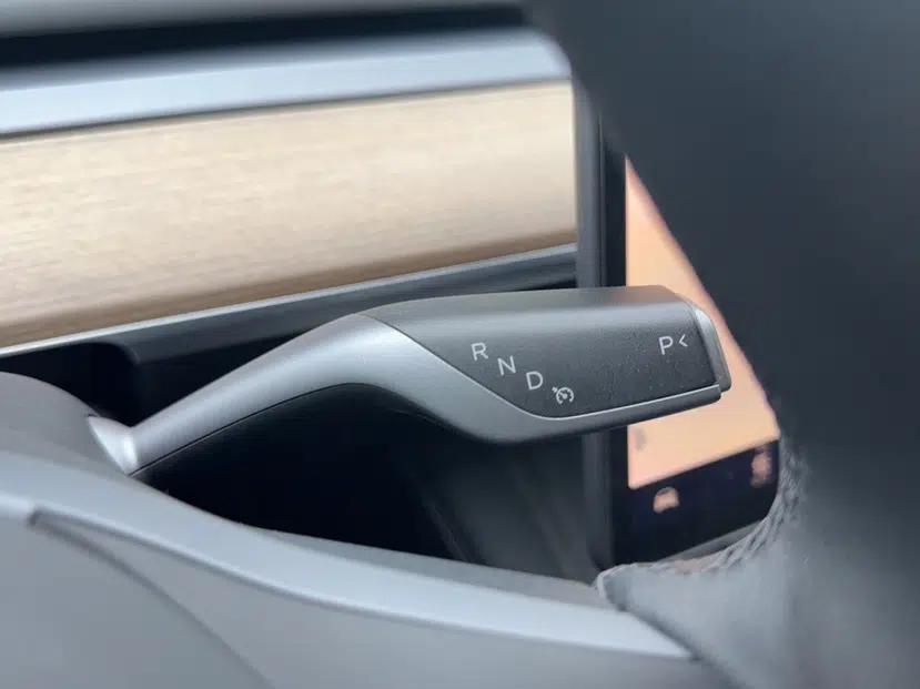 Tesla Model Y 2022 Revised Version Long-Range All-Wheel Drive — миниатюра 23