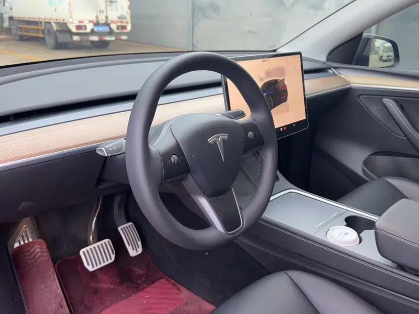Tesla Model Y 2022 Revised Version Long-Range All-Wheel Drive — миниатюра 30