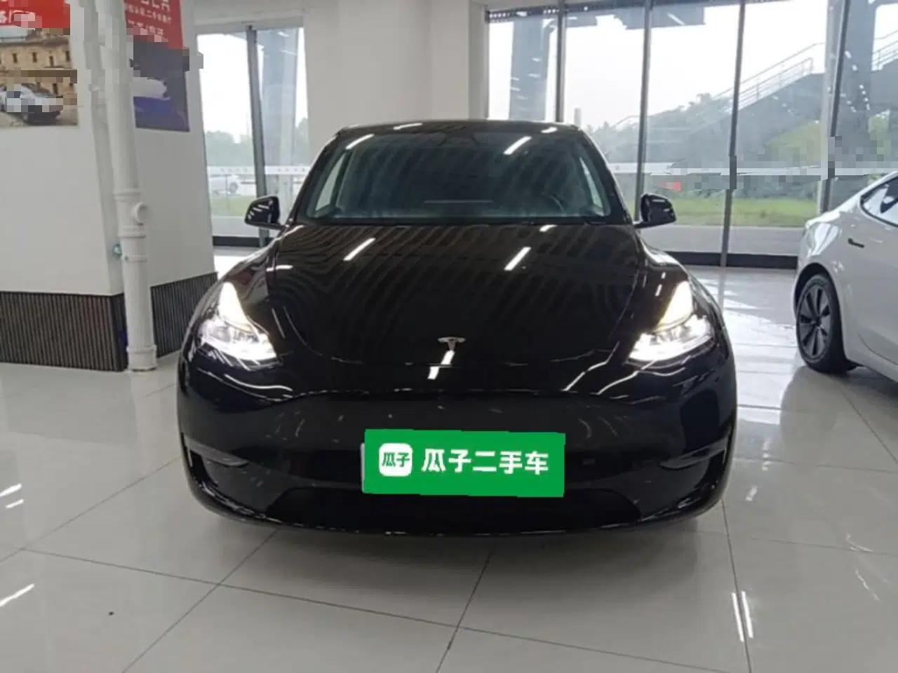 Tesla Model Y 2022 Long-Range All-Wheel-Drive Version — миниатюра 2