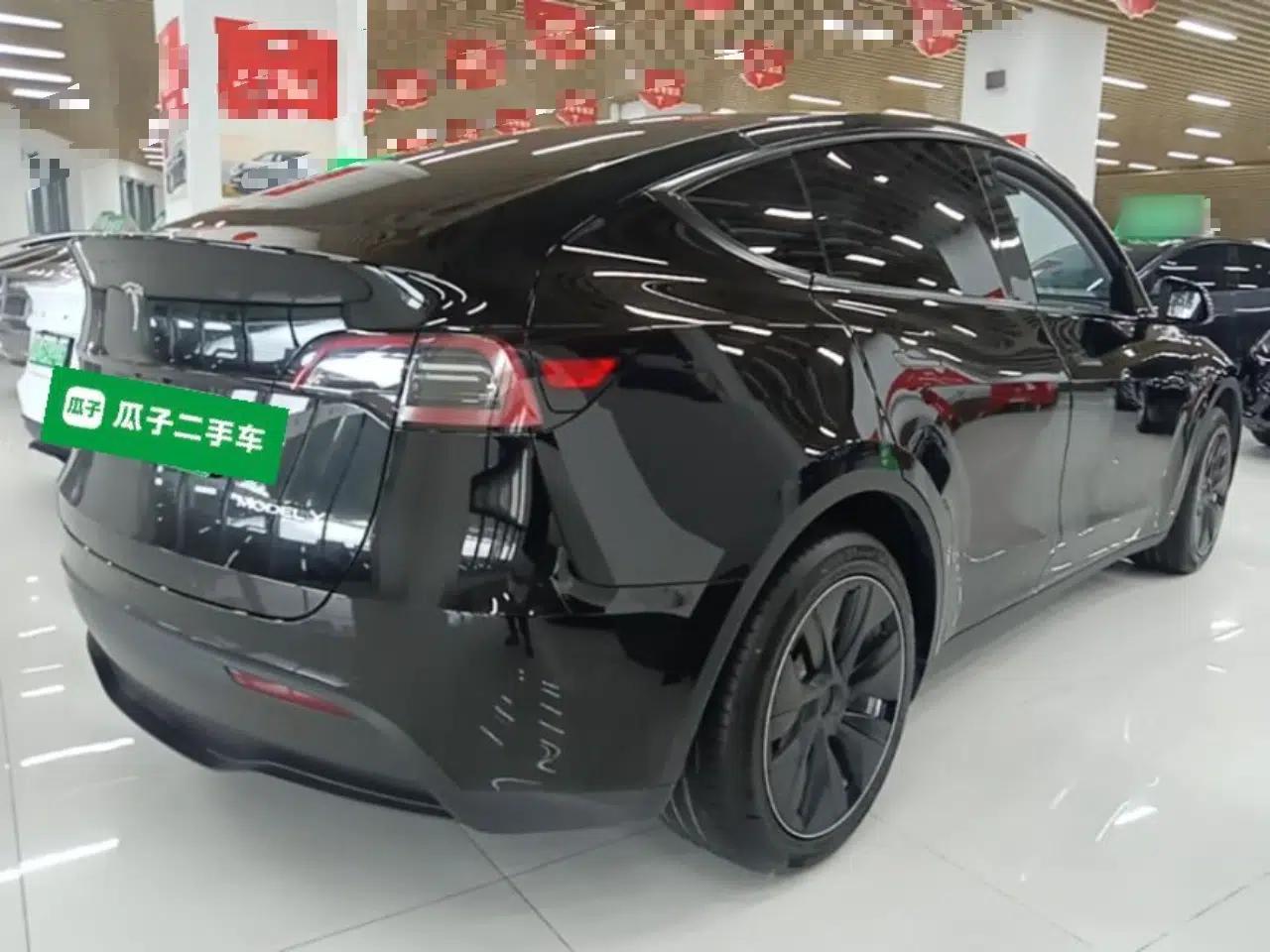 Tesla Model Y 2022 Long-Range All-Wheel-Drive Version — миниатюра 6