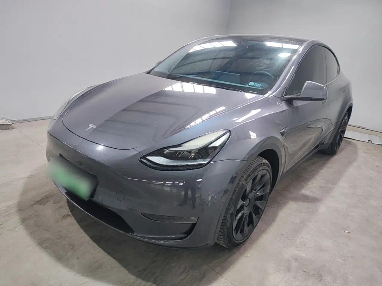 Tesla Model Y 2023 Long-Range All-Wheel-Drive Version — миниатюра 1