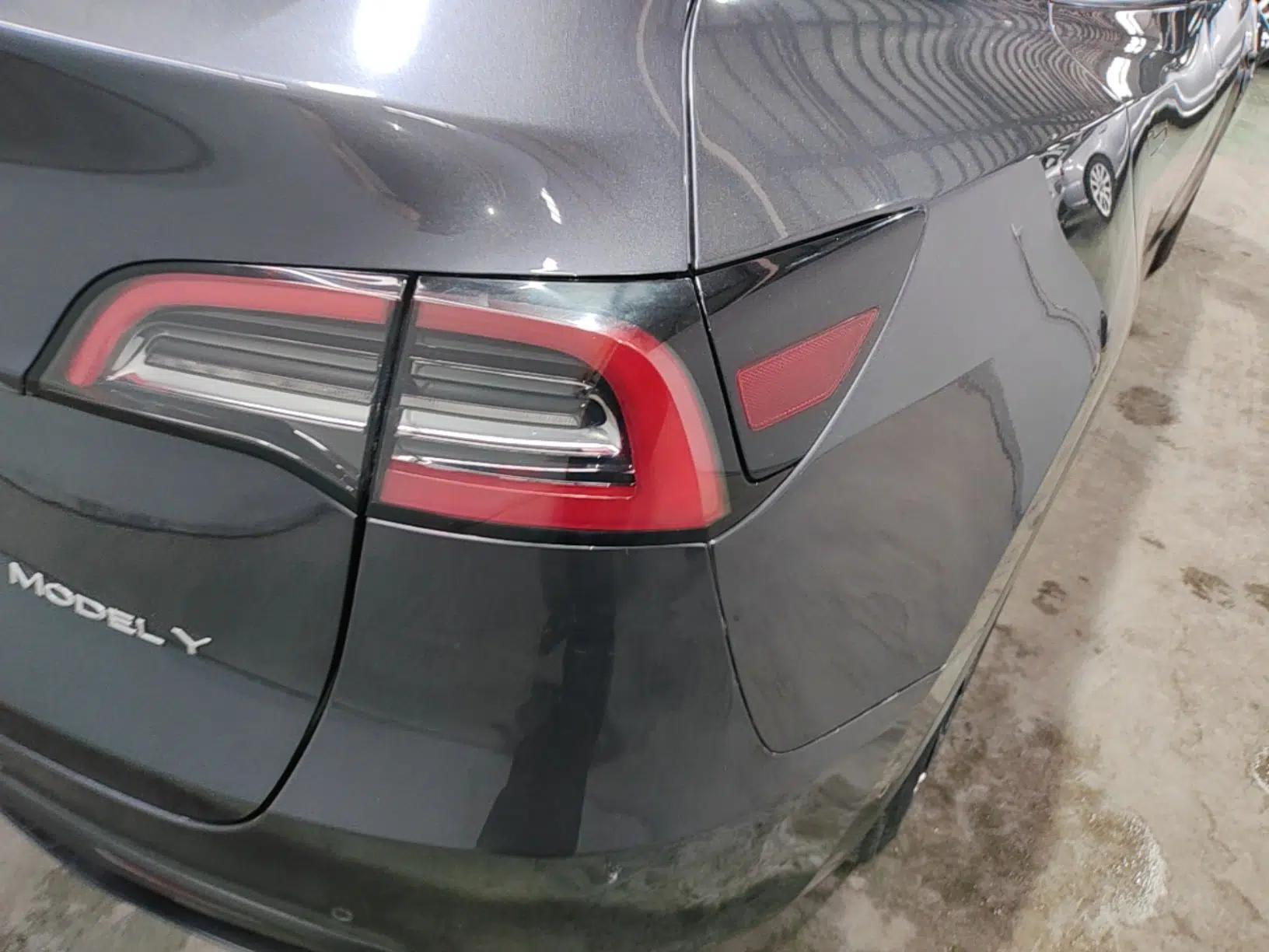 Tesla Model Y 2023 Long-Range All-Wheel-Drive Version — миниатюра 14