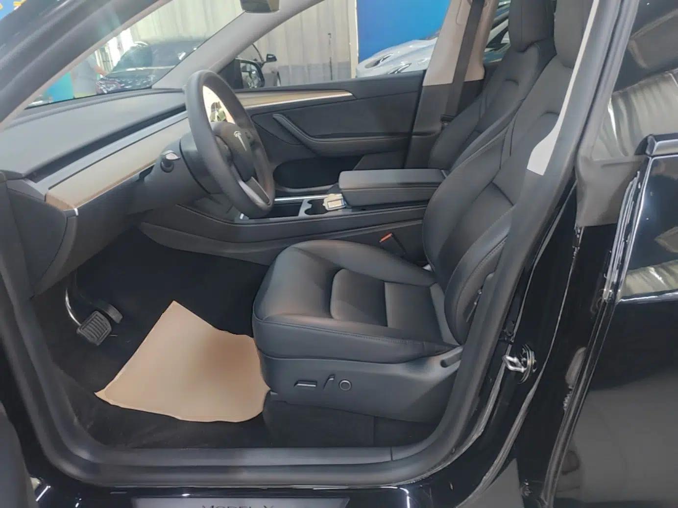 Tesla Model Y 2022 Revised Version Rear-Wheel Drive — миниатюра 22