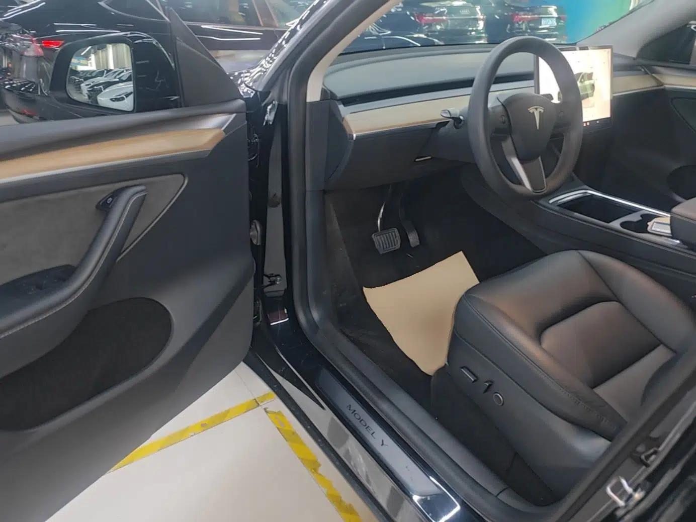 Tesla Model Y 2022 Revised Version Rear-Wheel Drive — миниатюра 23