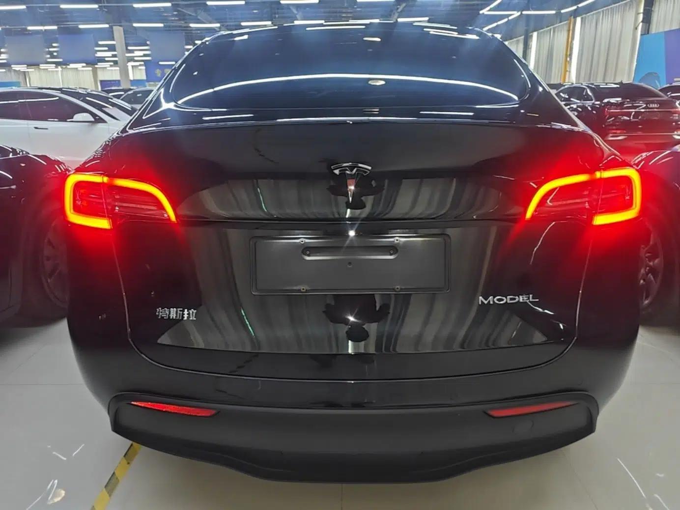 Tesla Model Y 2022 Revised Version Rear-Wheel Drive — миниатюра 5