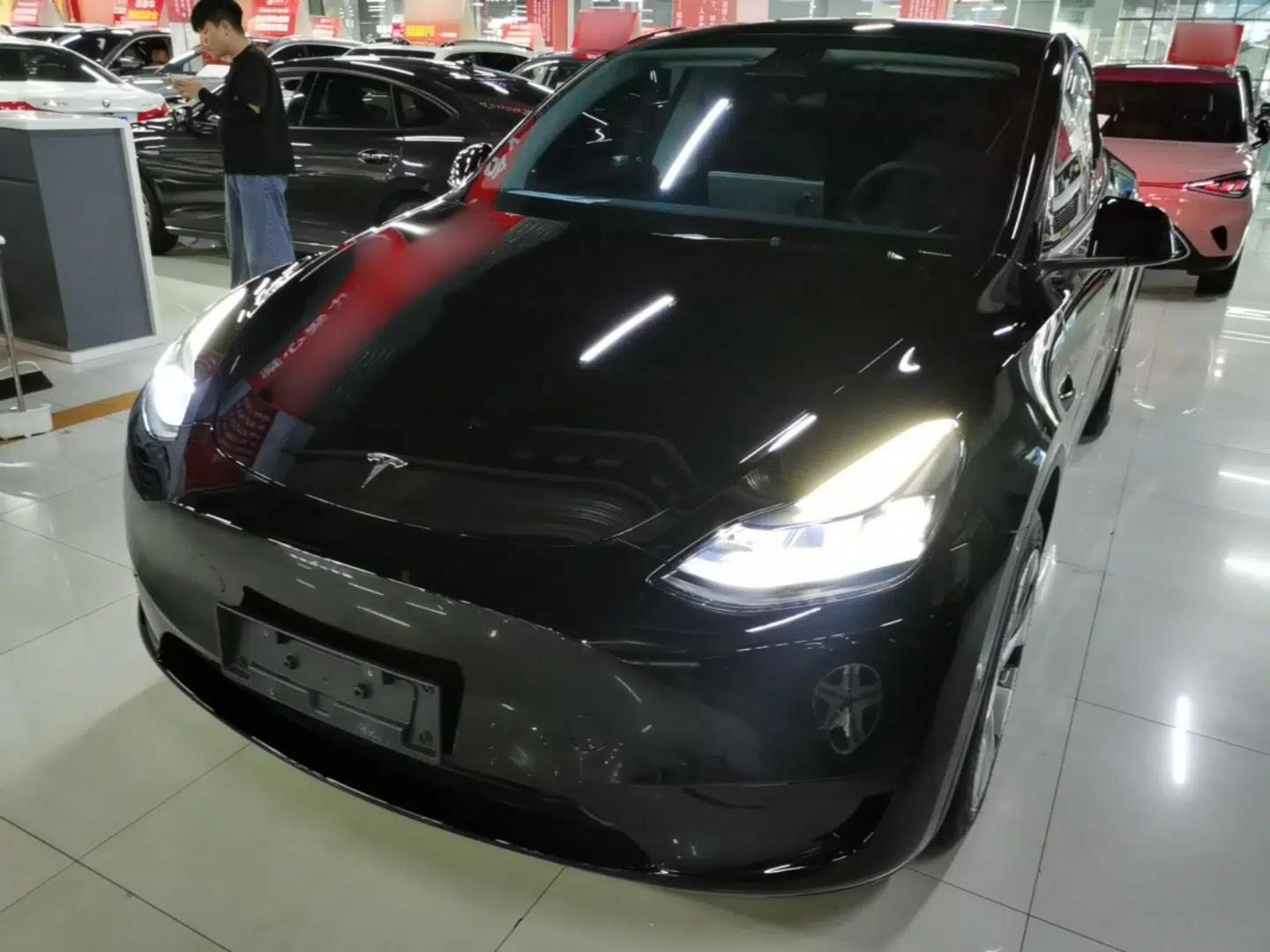 Tesla Model Y 2022 Revised Version Rear-Wheel Drive — миниатюра 1