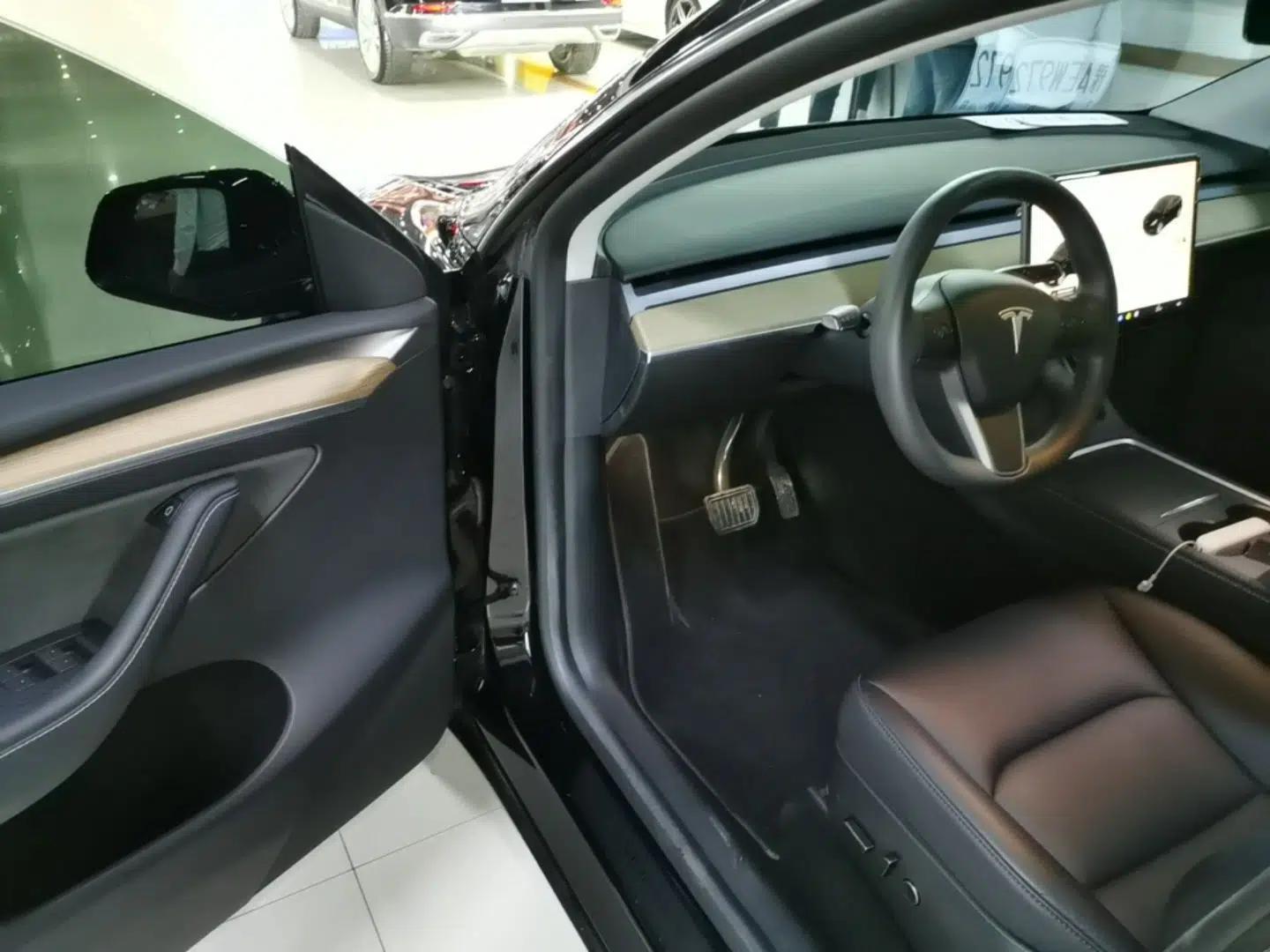 Tesla Model Y 2022 Revised Version Rear-Wheel Drive — миниатюра 18