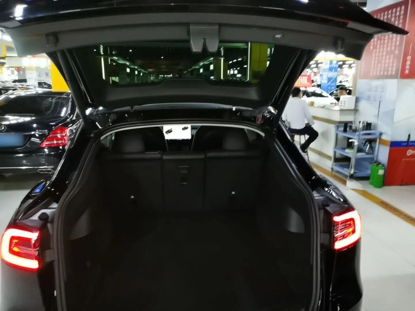 Tesla Model Y 2022 Revised Version Rear-Wheel Drive — миниатюра 22