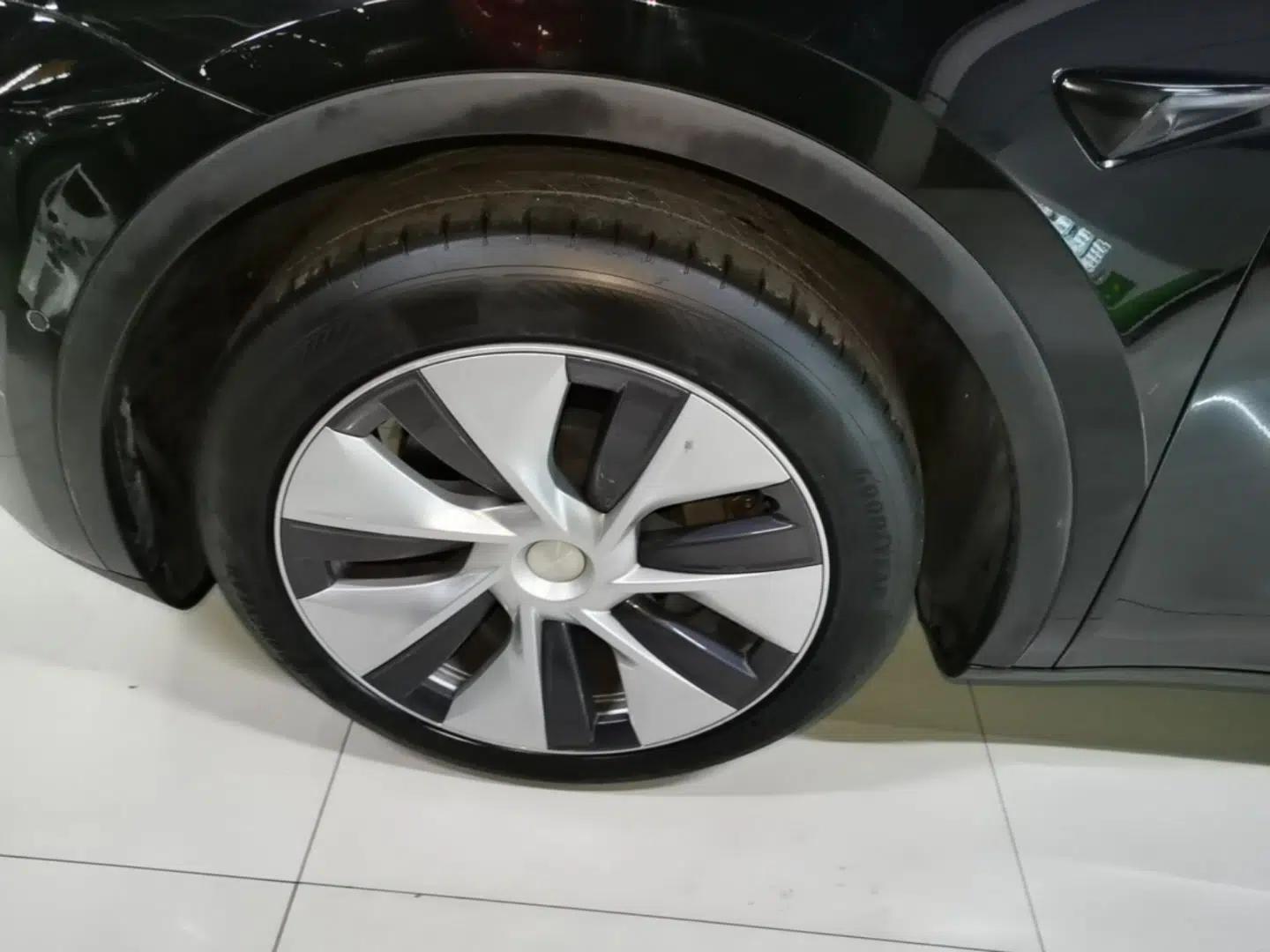 Tesla Model Y 2022 Revised Version Rear-Wheel Drive — миниатюра 10