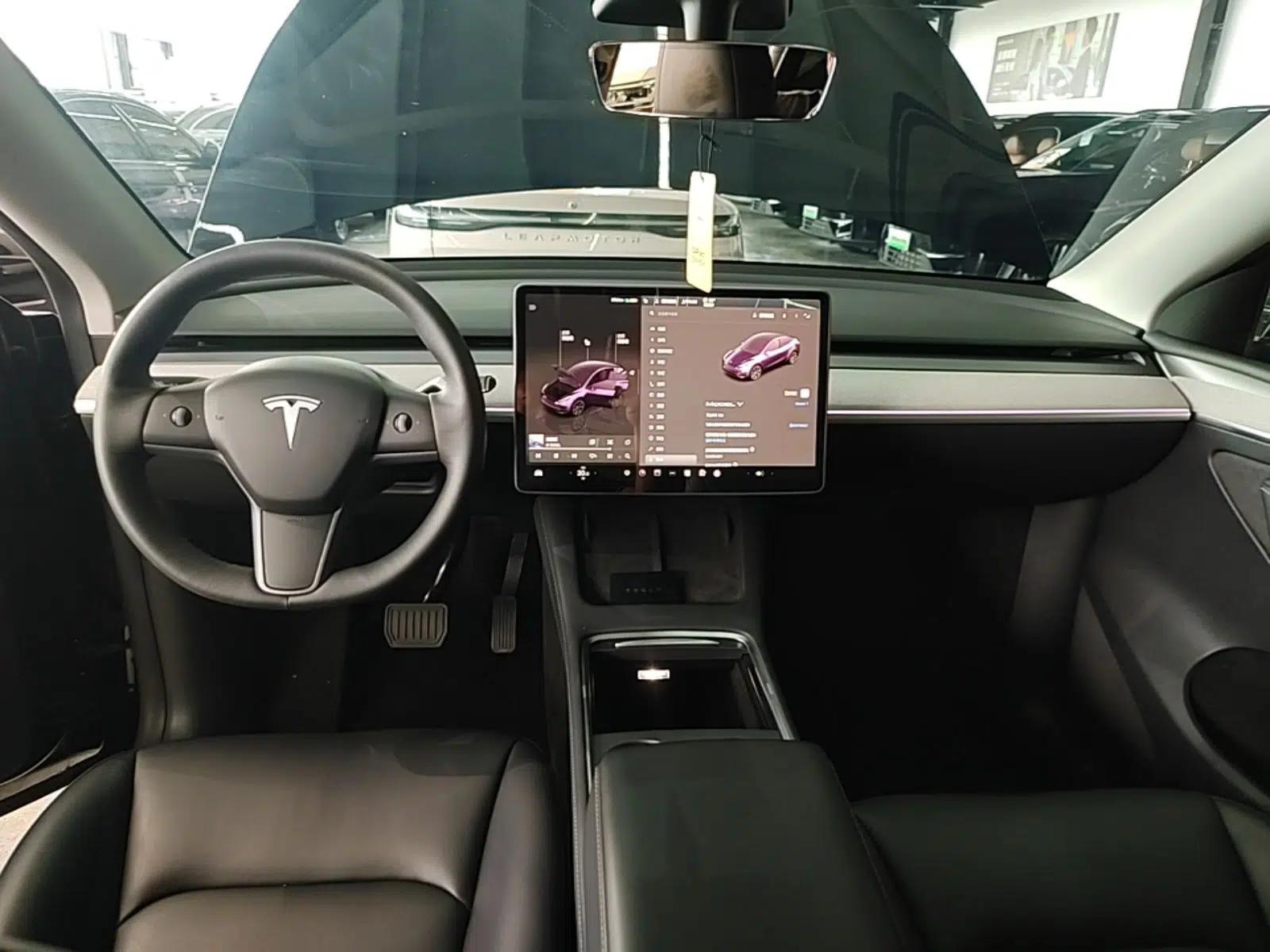 Tesla Model Y 2023 Rear-Wheel-Drive Version — миниатюра 12