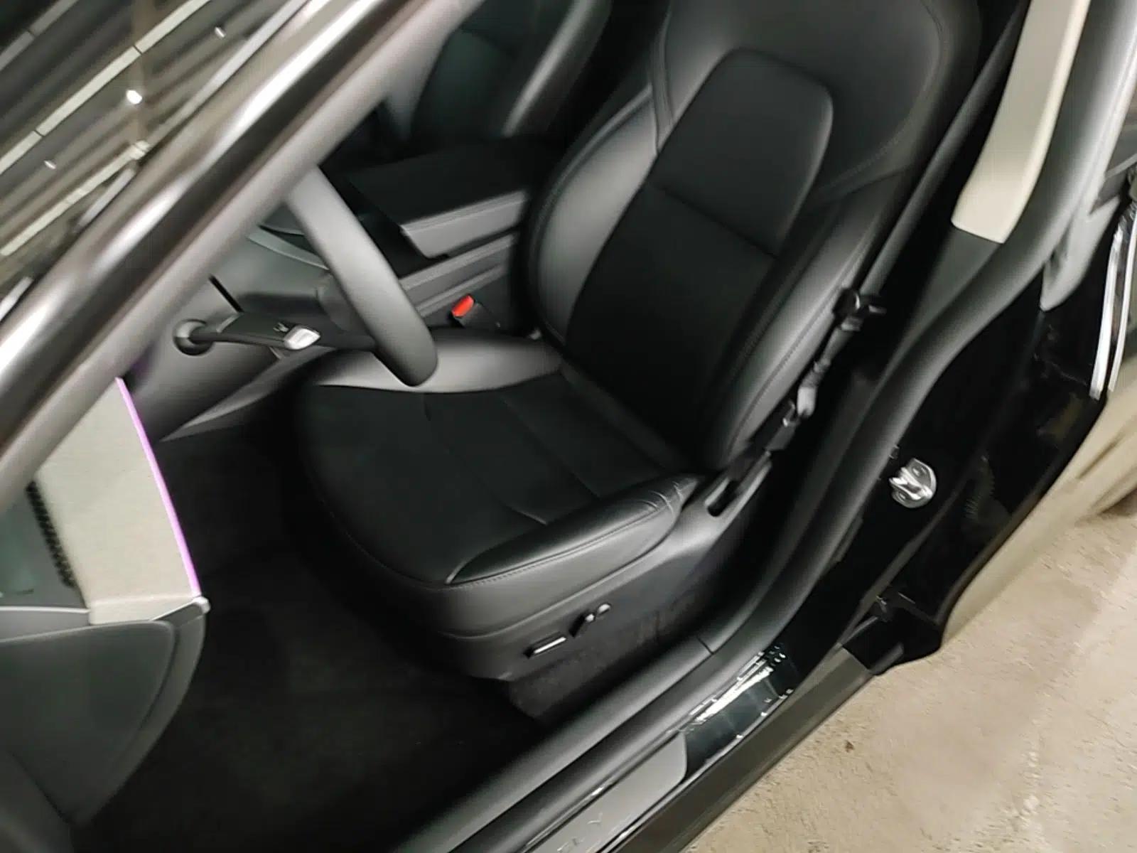 Tesla Model Y 2023 Rear-Wheel-Drive Version — миниатюра 17