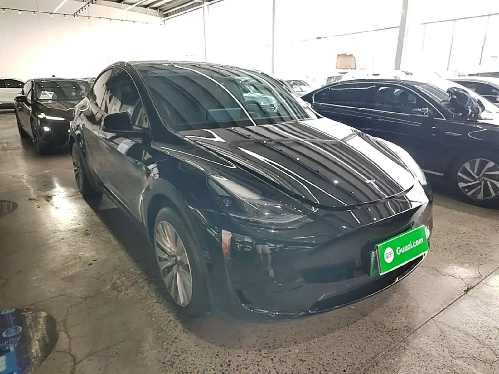 Tesla Model Y 2023 Rear-Wheel-Drive Version — миниатюра 3