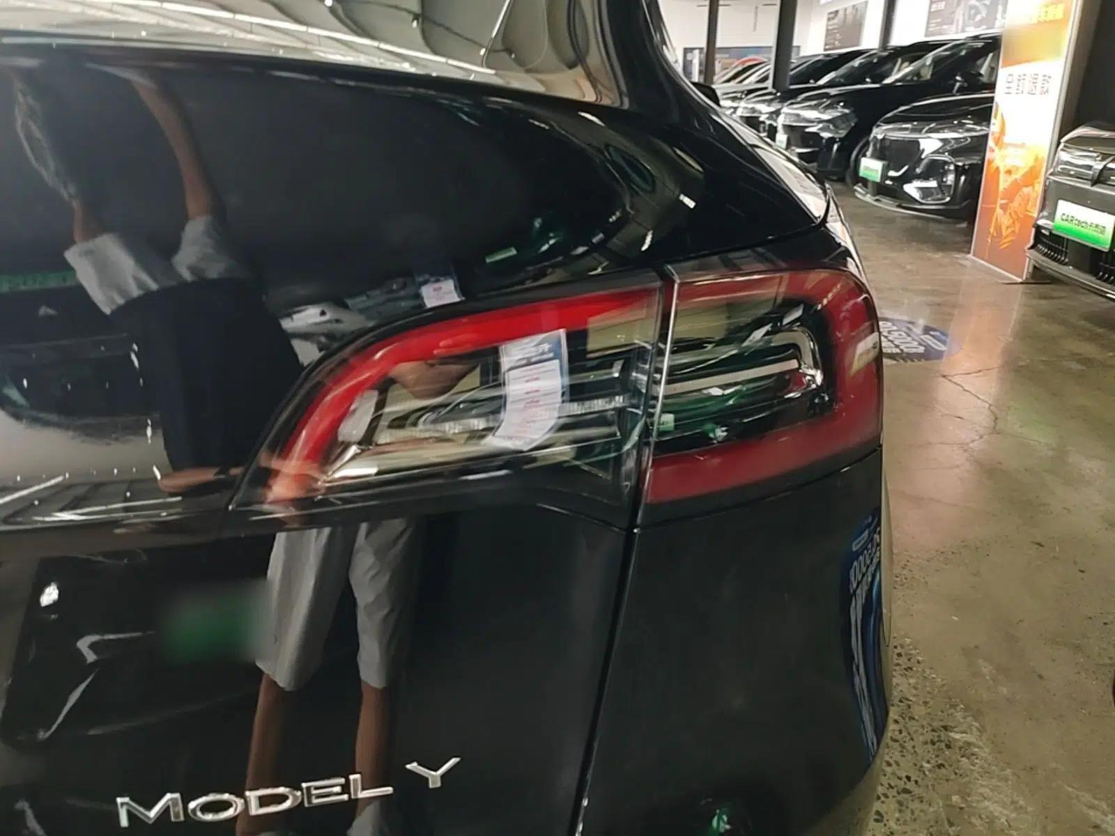 Tesla Model Y 2023 Rear-Wheel-Drive Version — миниатюра 9