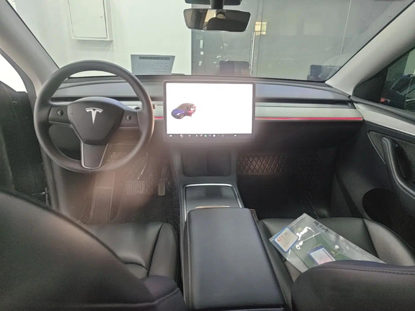 Tesla Model Y 2023 Rear-Wheel-Drive Version — миниатюра 12
