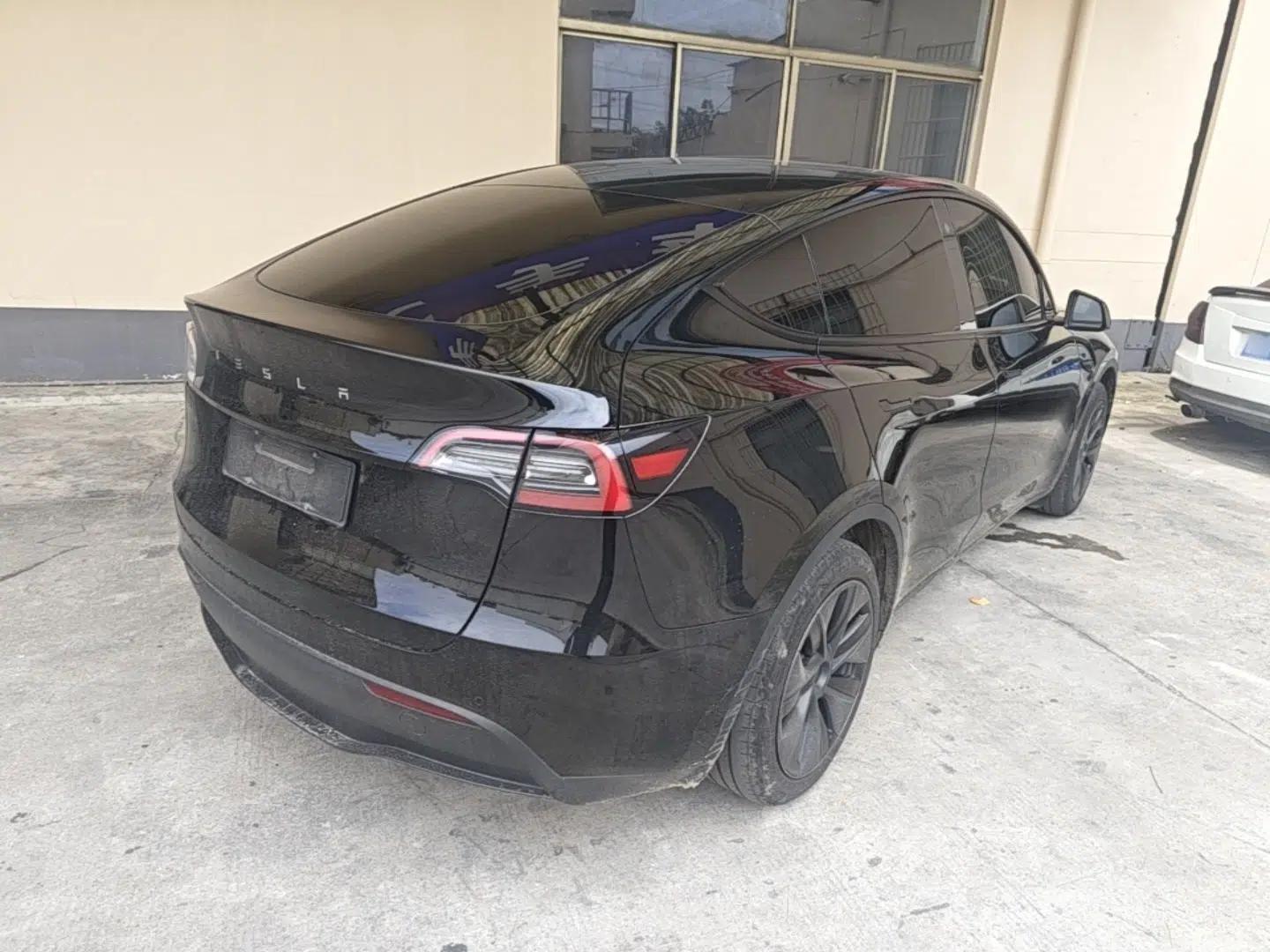 Tesla Model Y 2023 Rear-Wheel-Drive Version — миниатюра 6