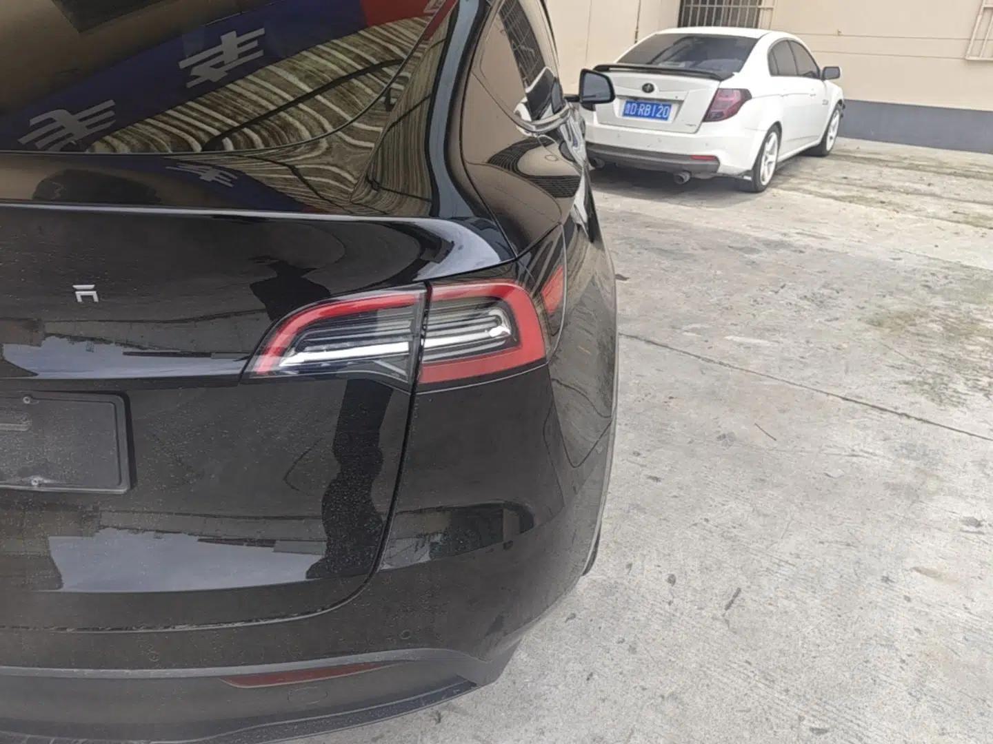Tesla Model Y 2023 Rear-Wheel-Drive Version — миниатюра 9