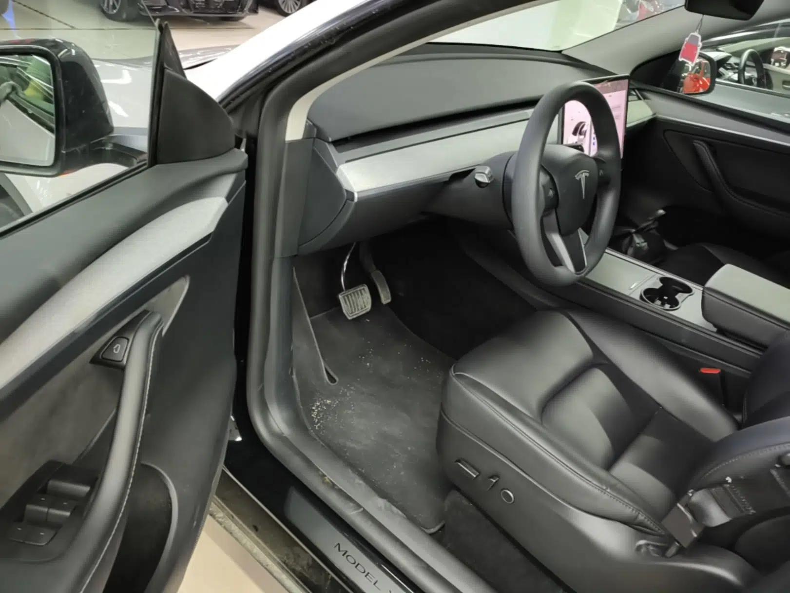 Tesla Model Y 2024 Rear-Wheel-Drive Version — миниатюра 23