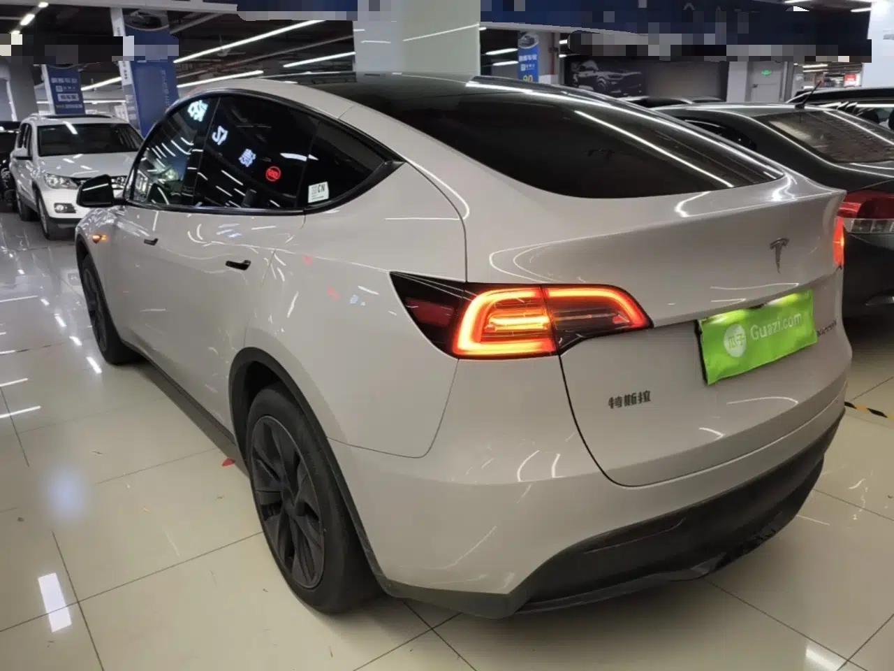Tesla Model Y 2024 Rear-Wheel-Drive Version — миниатюра 4