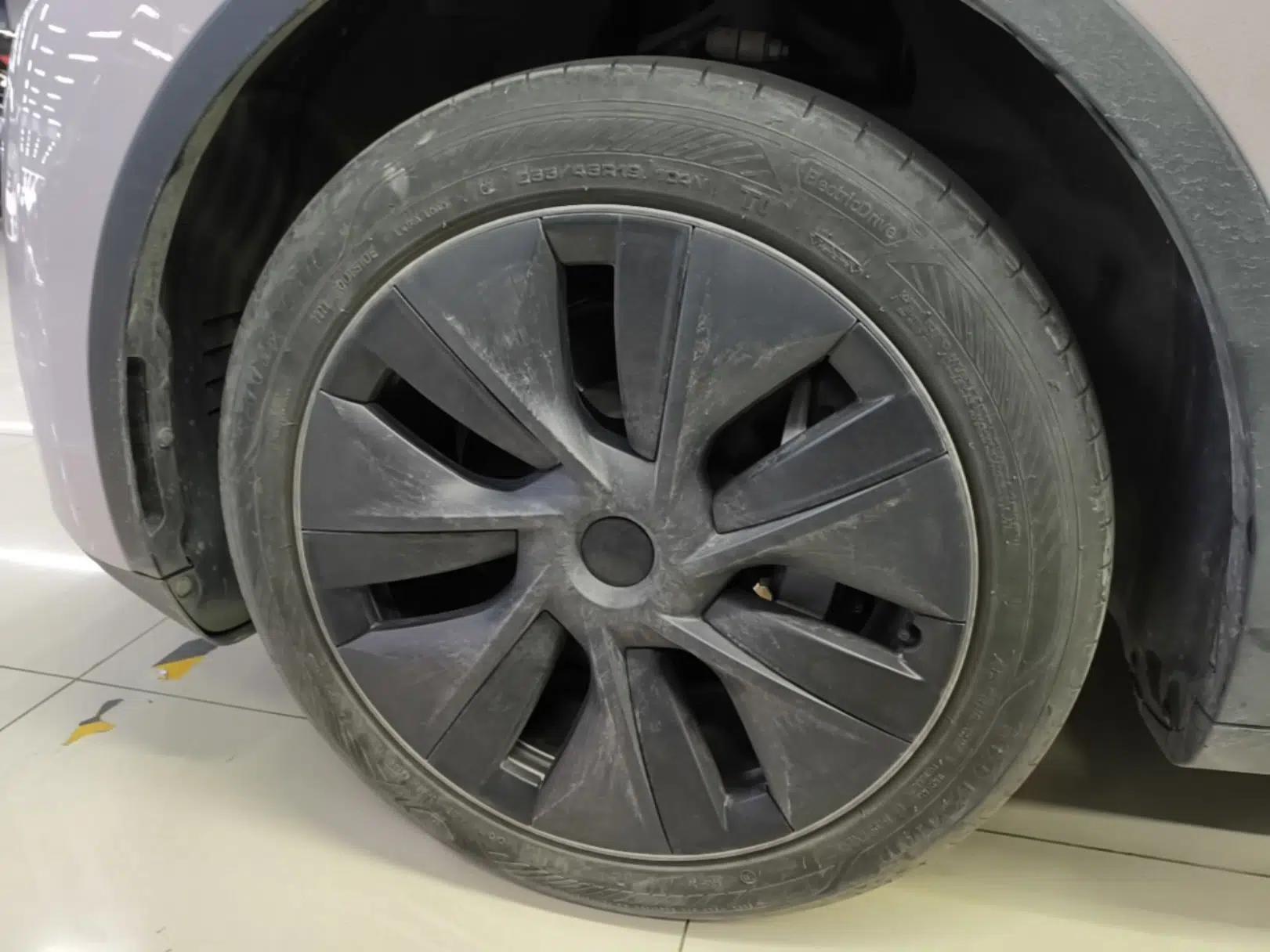 Tesla Model Y 2024 Rear-Wheel-Drive Version — миниатюра 10