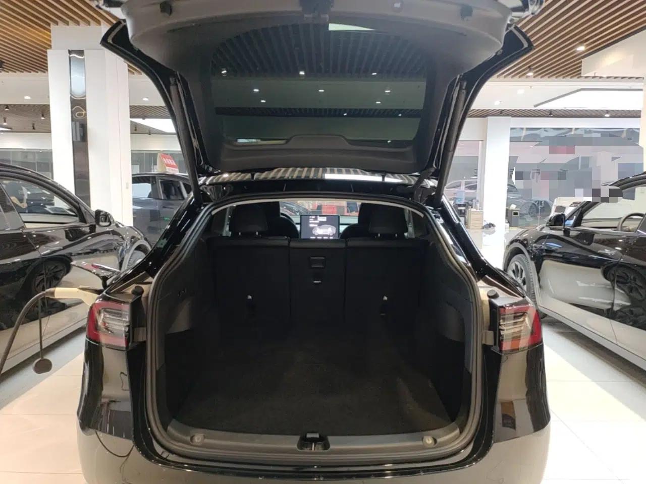 Tesla Model Y 2023 Rear-Wheel-Drive Version — миниатюра 22