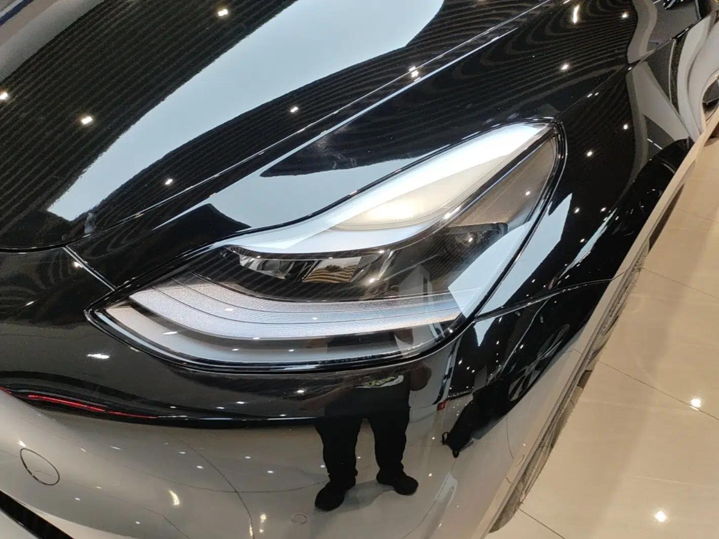 Tesla Model Y 2023 Rear-Wheel-Drive Version — миниатюра 8