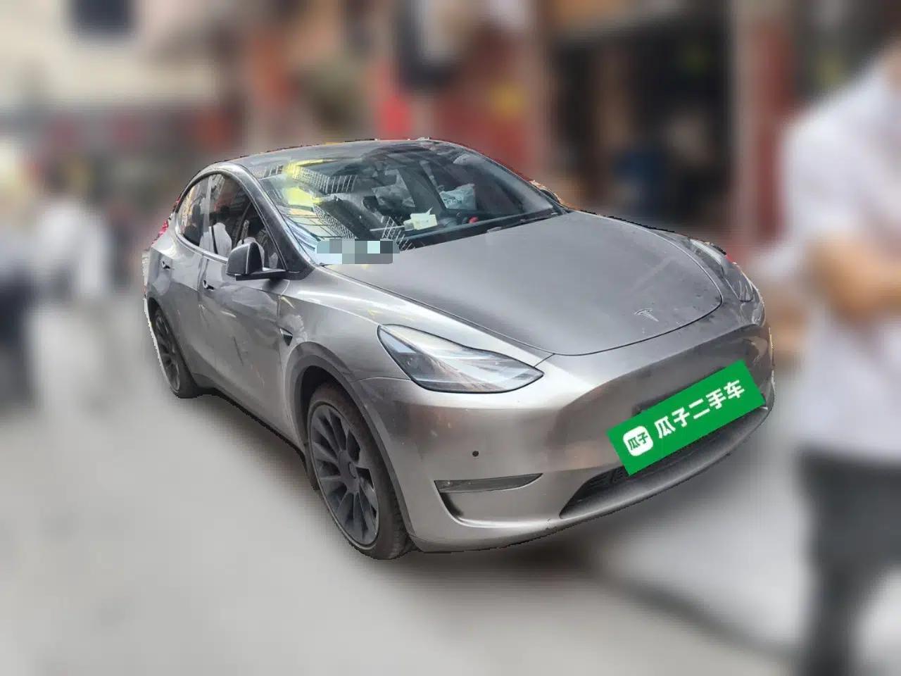 Tesla Model Y 2022 Long-Range All-Wheel-Drive Version — миниатюра 3
