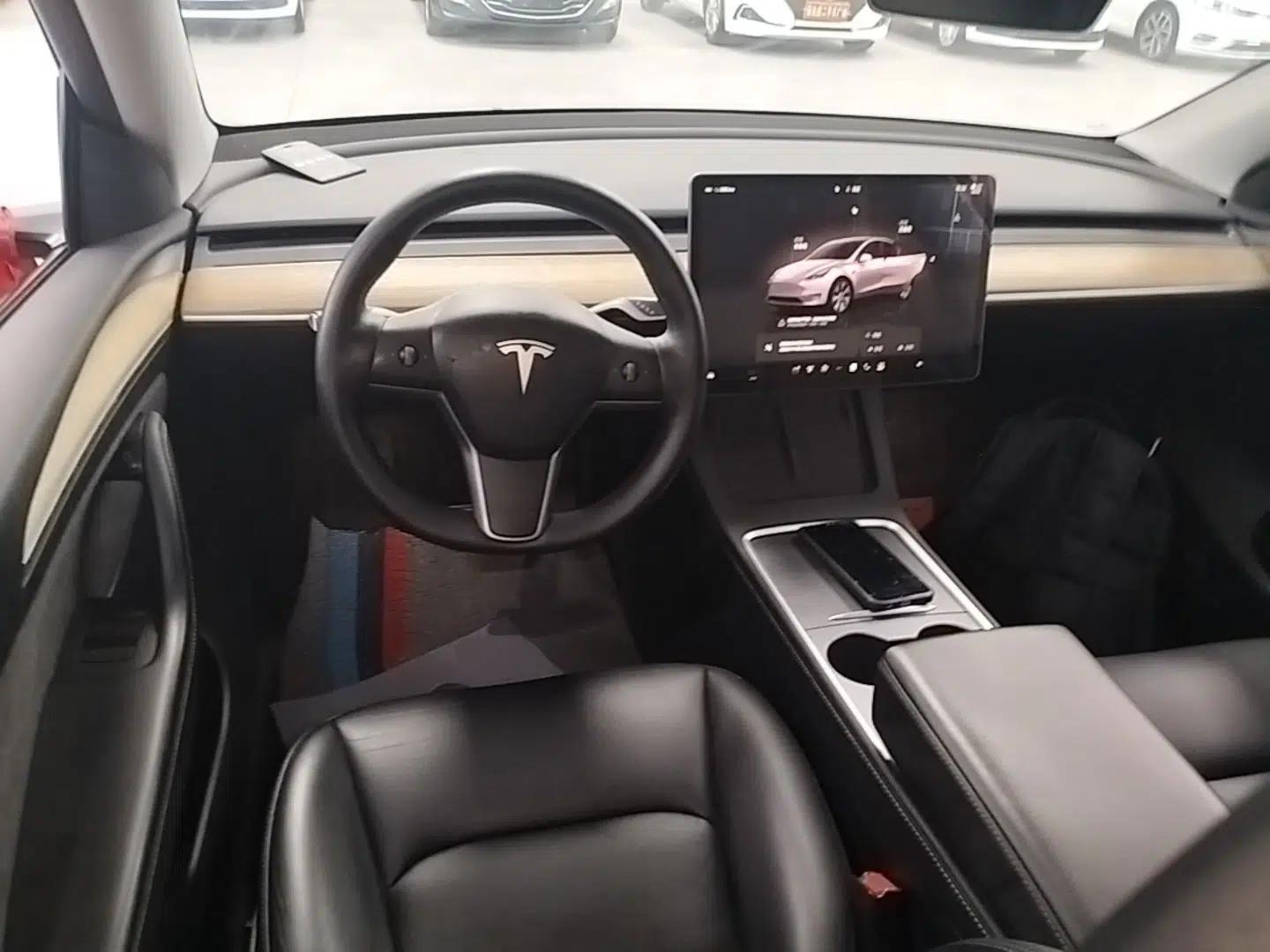 Tesla Model Y 2022 Revised Version Rear-Wheel Drive — миниатюра 17