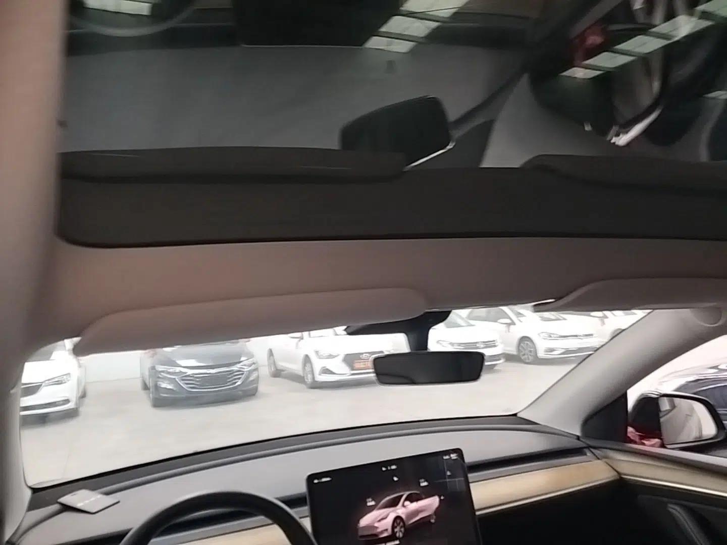 Tesla Model Y 2022 Revised Version Rear-Wheel Drive — миниатюра 26
