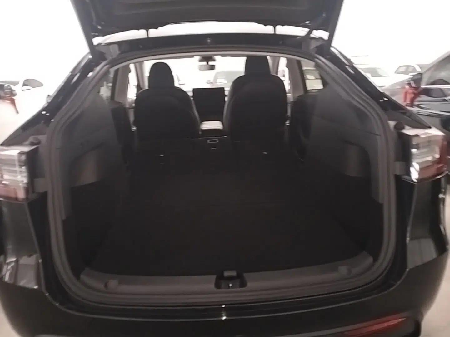 Tesla Model Y 2022 Revised Version Rear-Wheel Drive — миниатюра 27